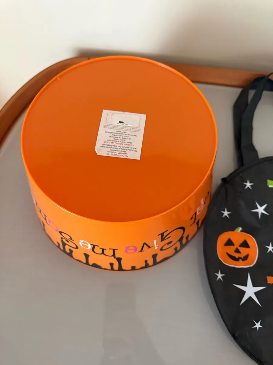 Halloween treat bowl and bag - Image 4