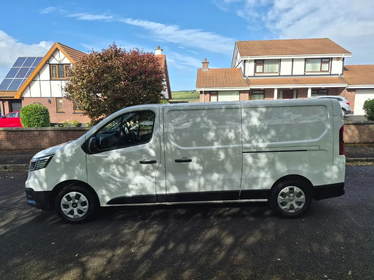 Renault Trafic 2022 - Image 2