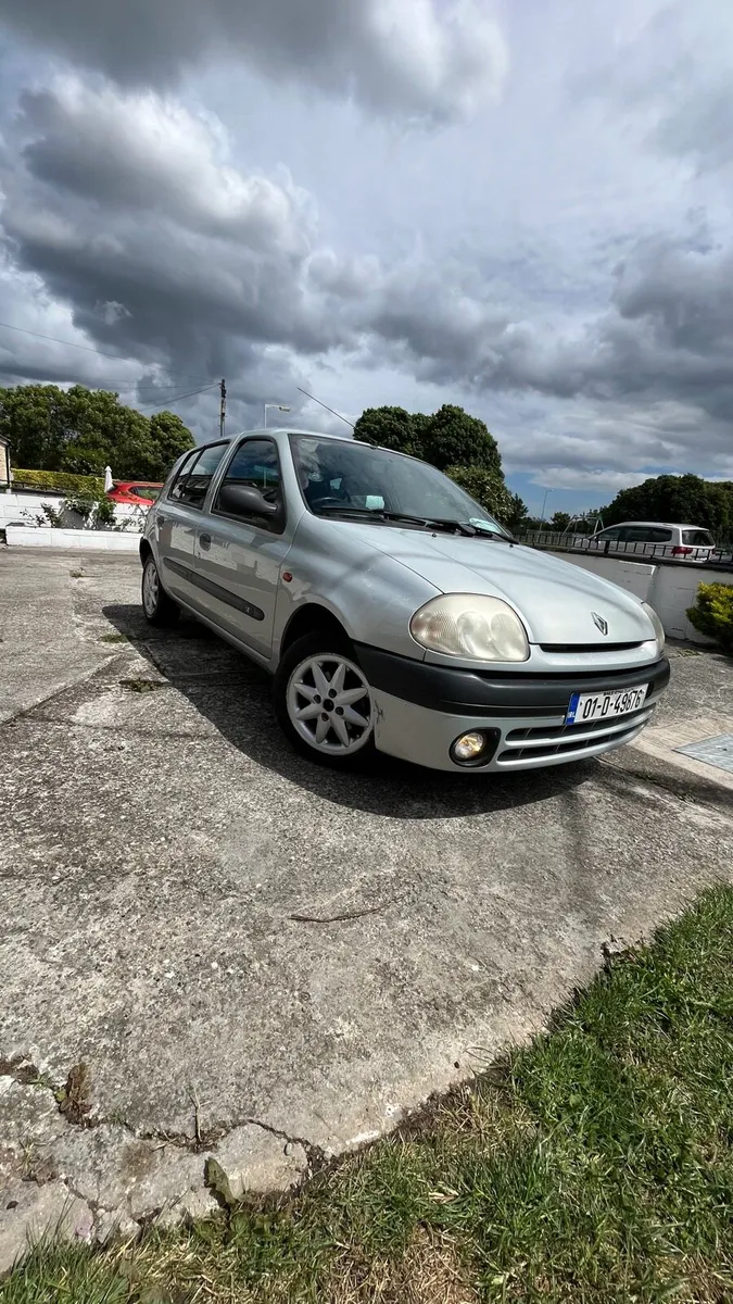 Renault clio 1.1 tax and nct 06/27 VINTAGE CAR - Image 3