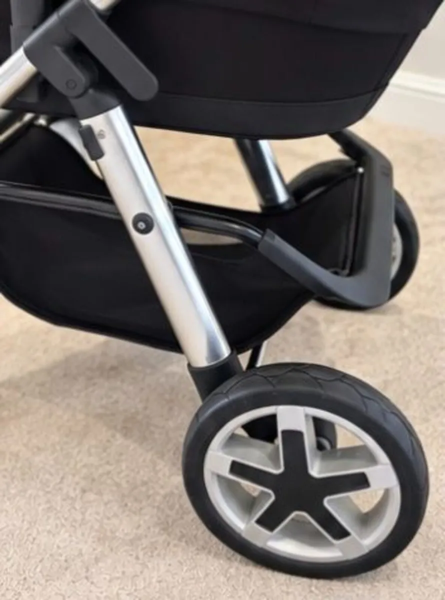 Silver Cross 3 in 1 Travel System - Image 2