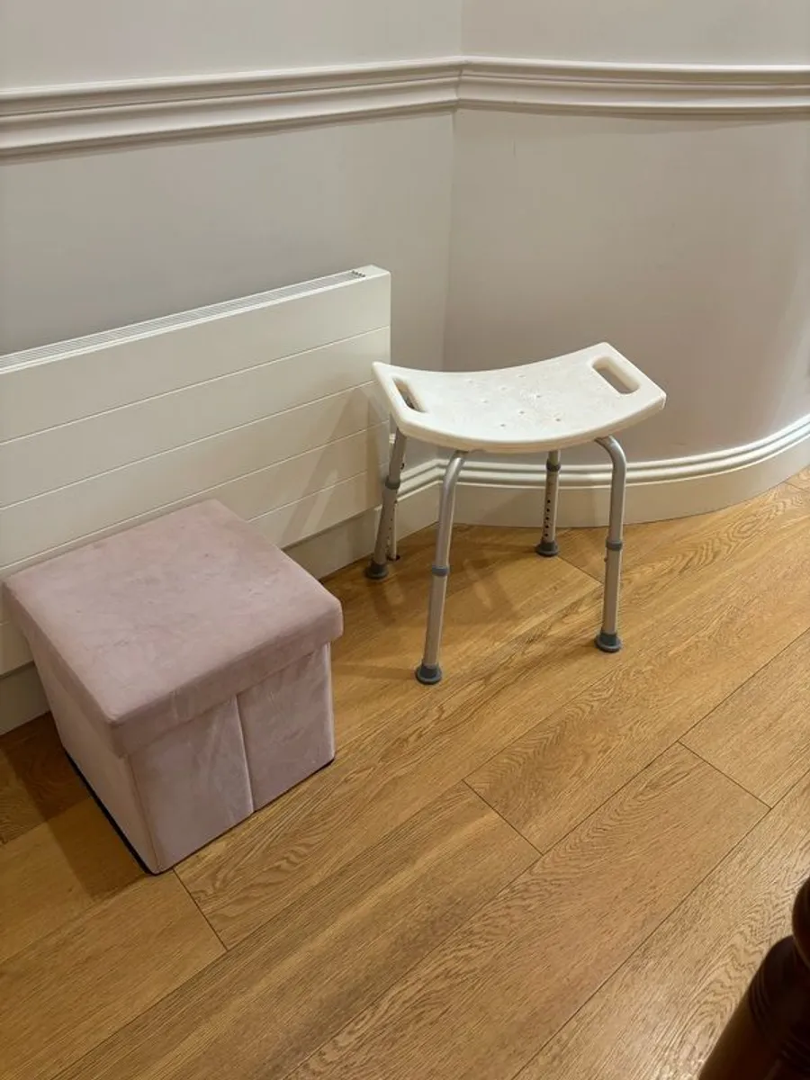 Free to take: Shower stool & storage box - Image 1