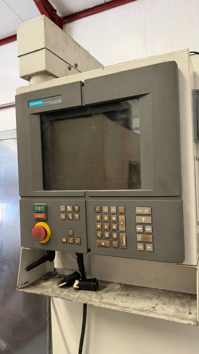 Cincinnati Arrow 2 CNC VMC - Image 3