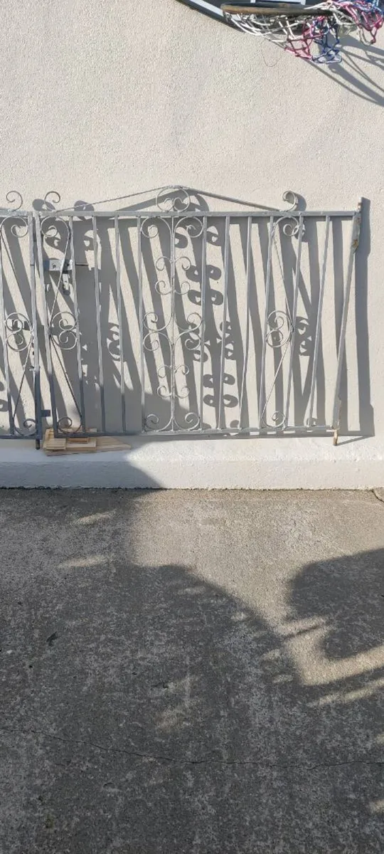 Gates - Image 3