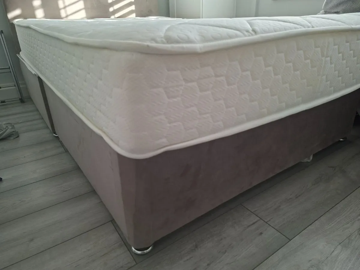 Small sized double bed - Image 1