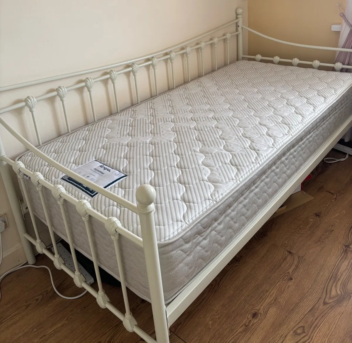 Single bed - Image 3