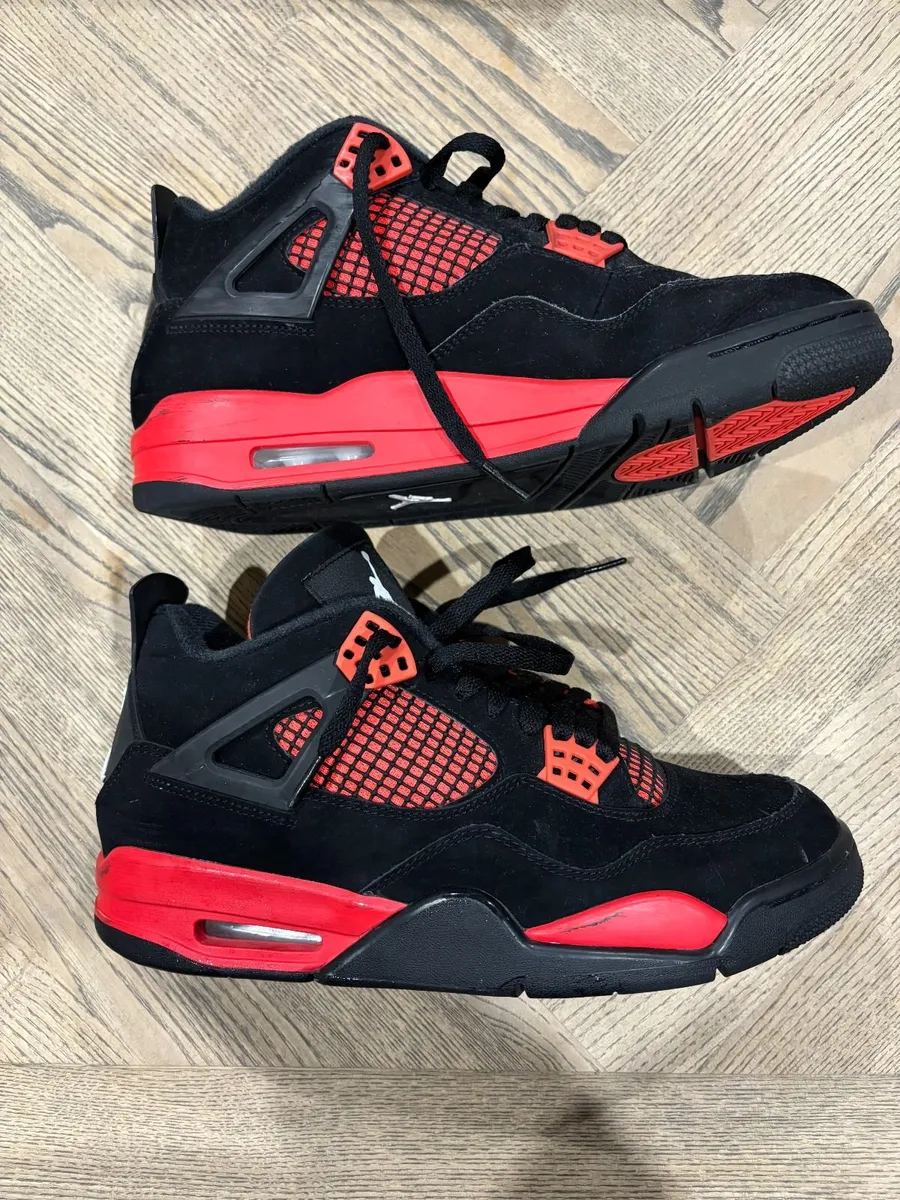 Nike Air Jordan 4 Retro - Image 1