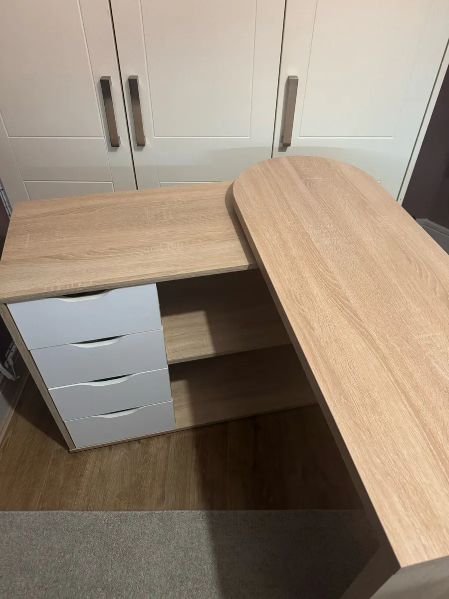 desk - Image 2