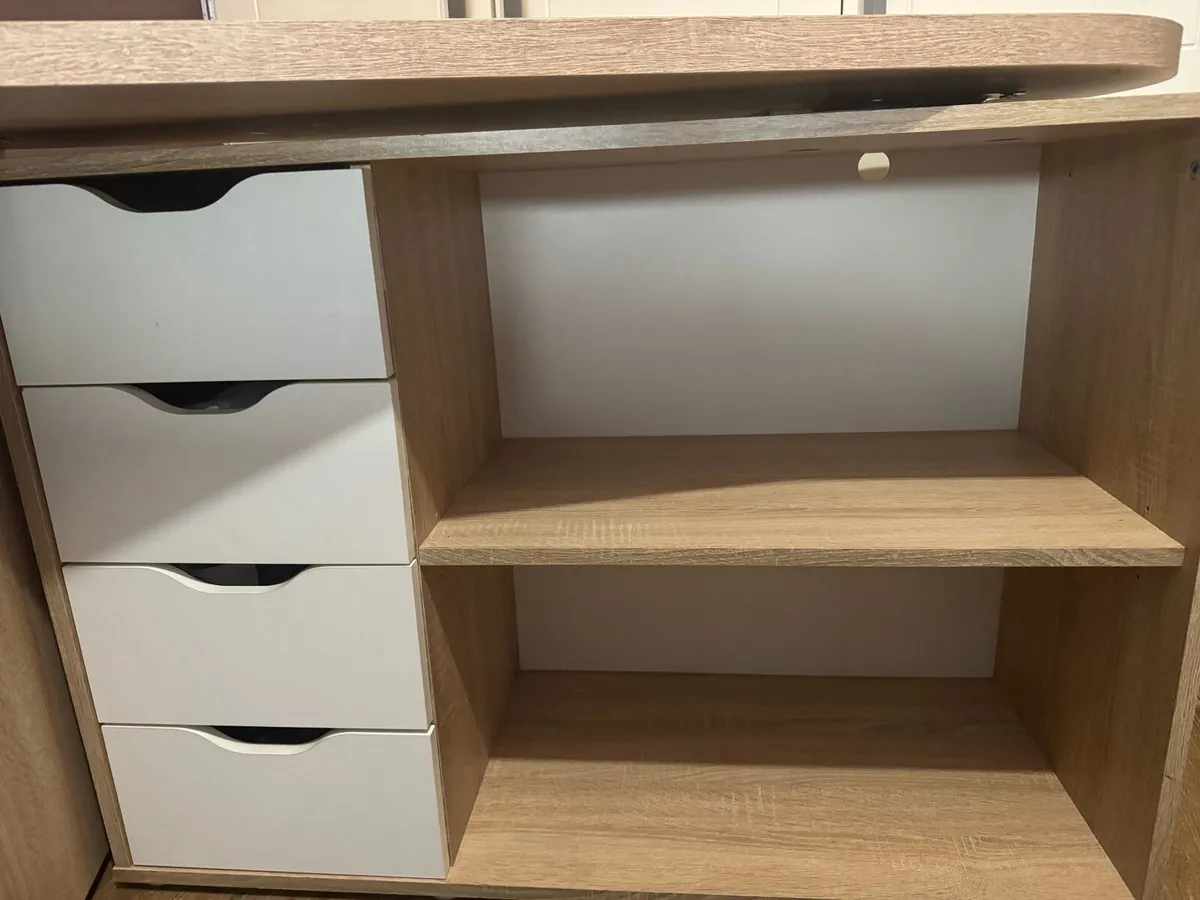 desk - Image 4