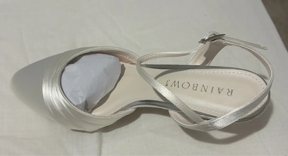 Ivory satin wedding shoes - Image 3