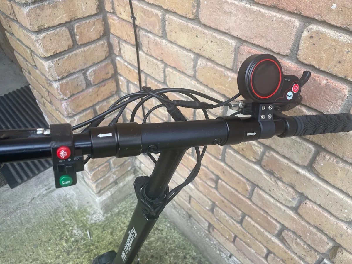 Kukirin M4 electric scooter - Image 3