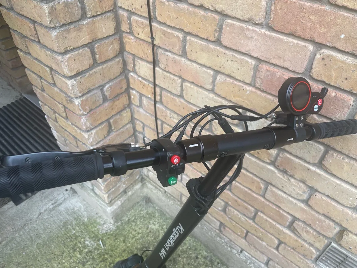 Kukirin M4 electric scooter - Image 2