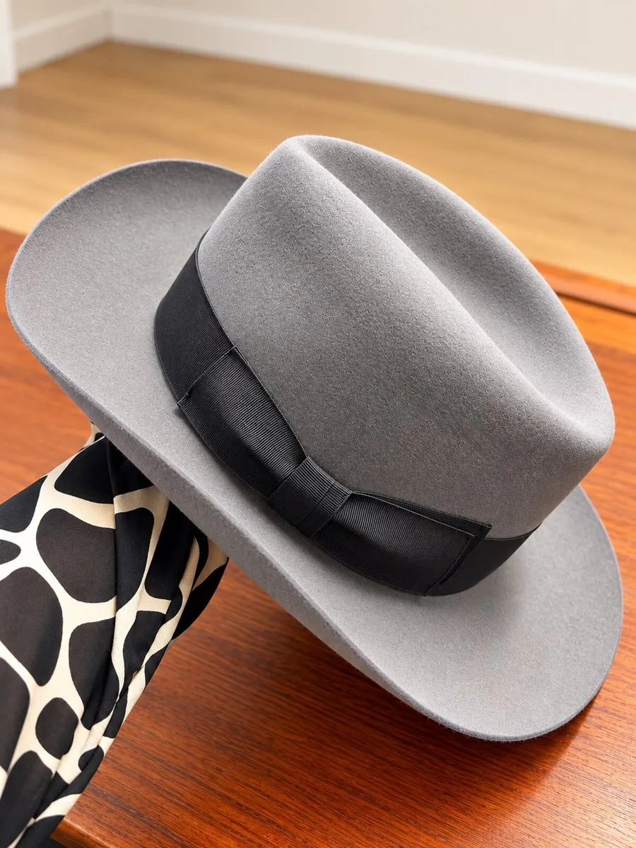 GENUINE FERNÁNDEZ Y ROCHE HAT - Image 2