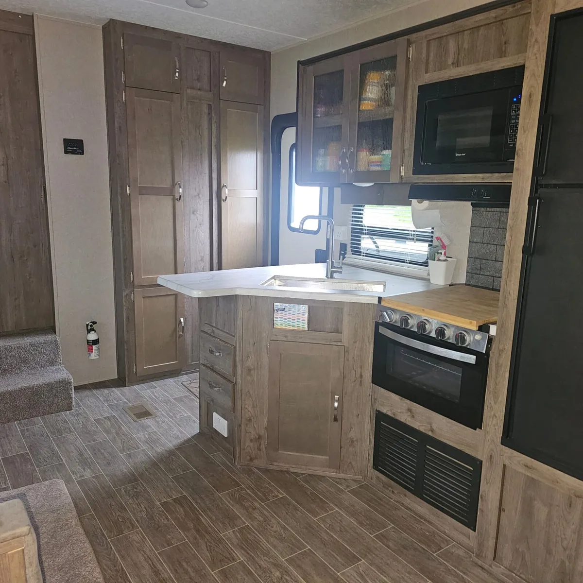 5th wheel caravan - Image 3