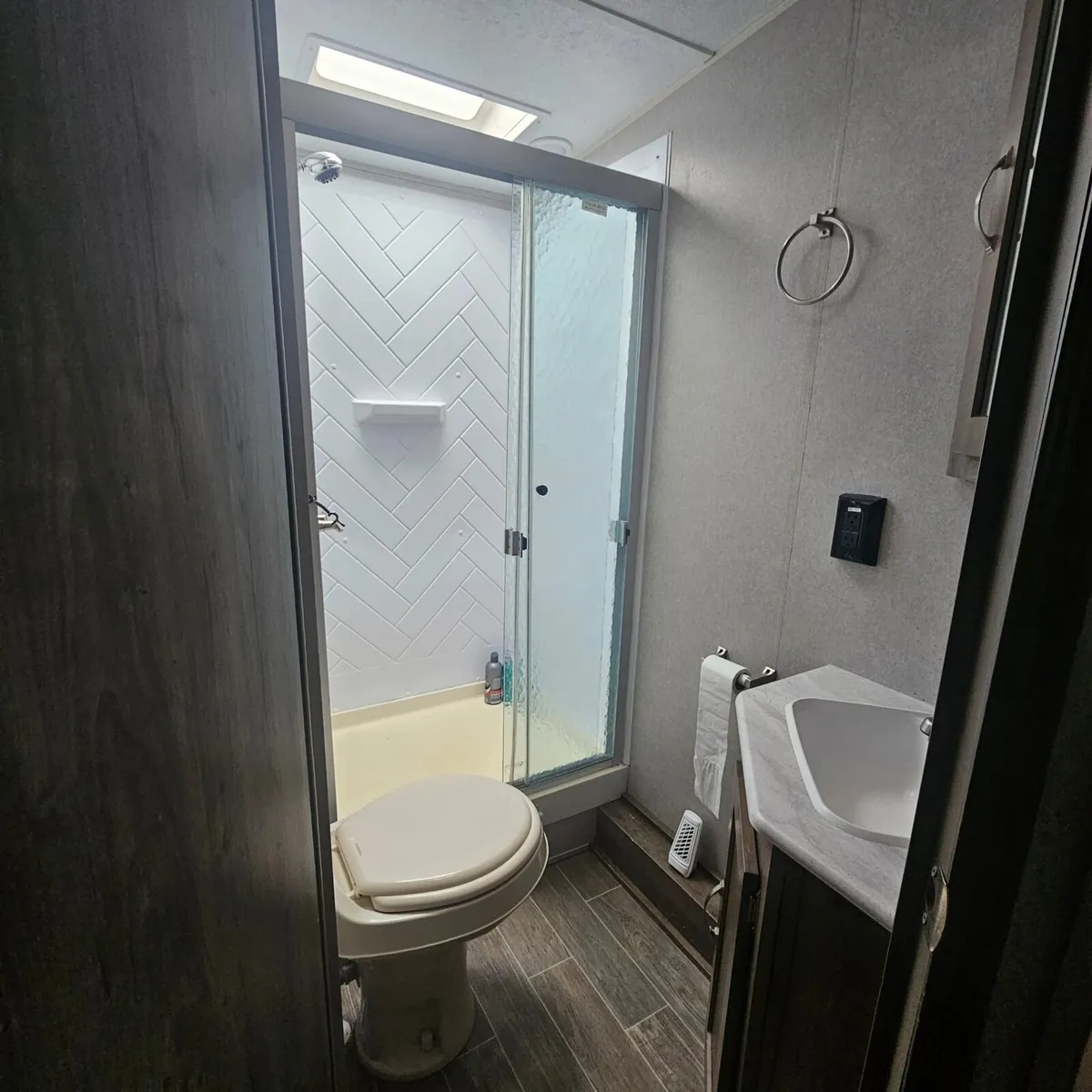 5th wheel caravan - Image 4