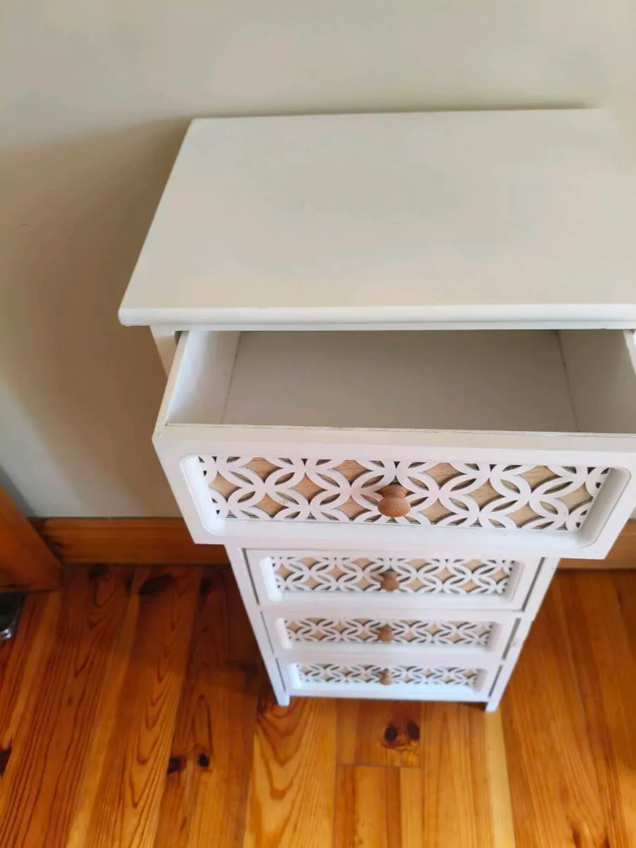 Beautiful tall boy like new,cream mirror - Image 4