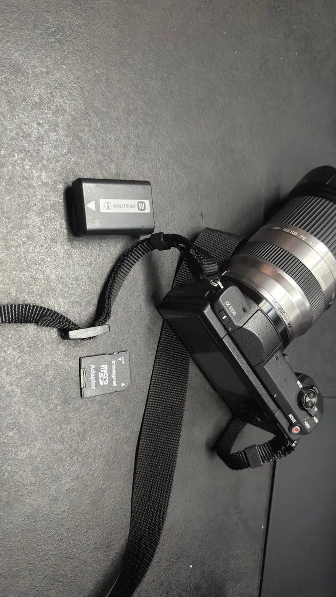 sony a5100 with 18-200mm and other accessories - Image 4