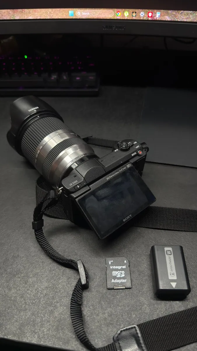 sony a5100 with 18-200mm and other accessories - Image 1