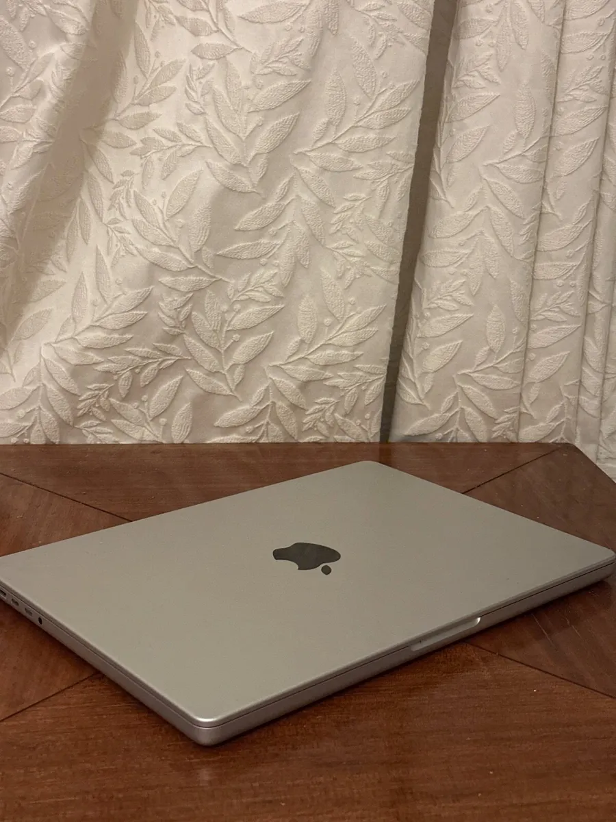 MacBook Pro 16 (M1 Pro) - Image 4