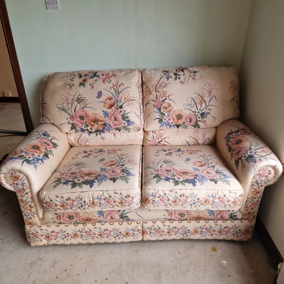 Couches - Image 2