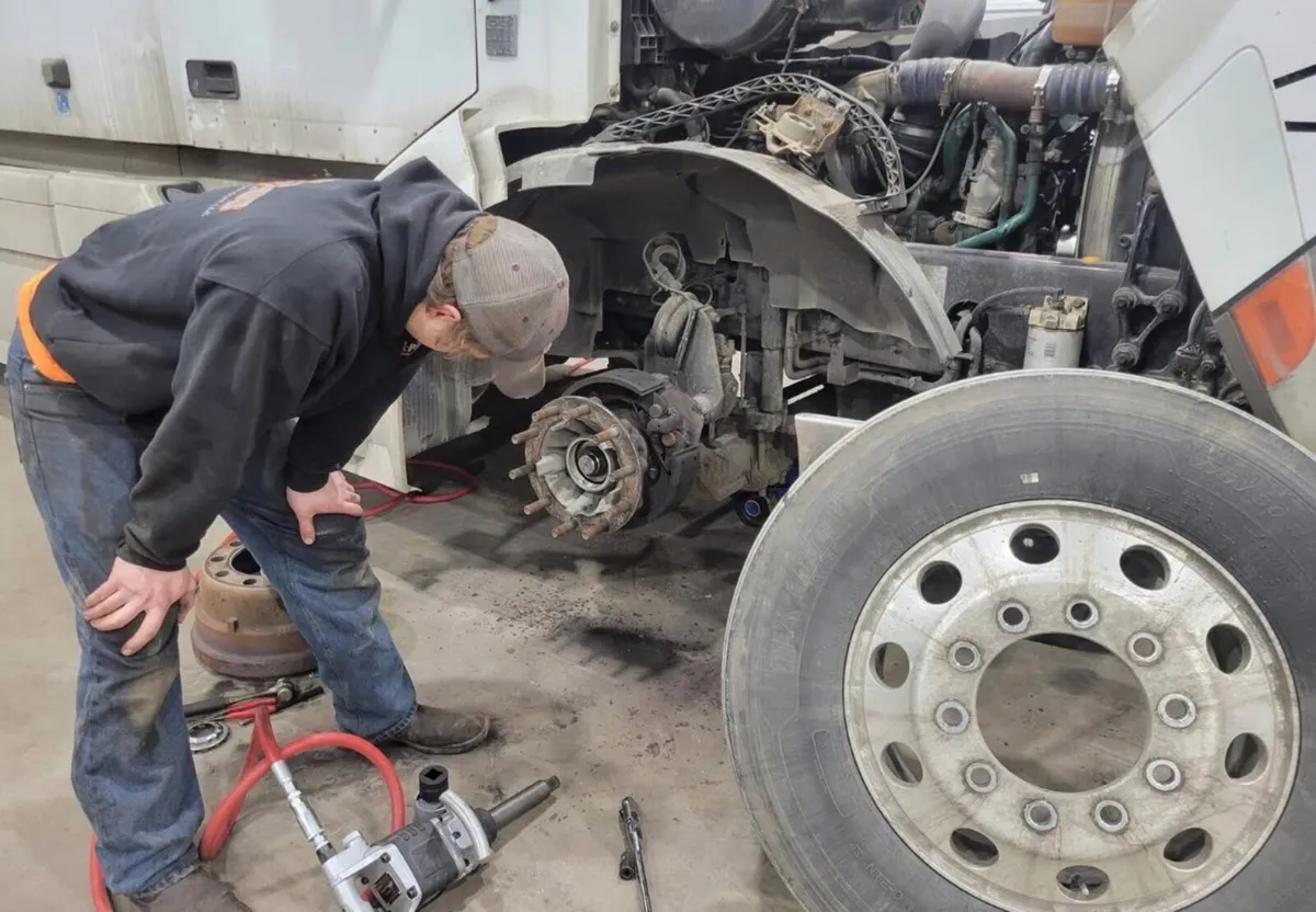Truck and trailer repair recovery services - Image 1