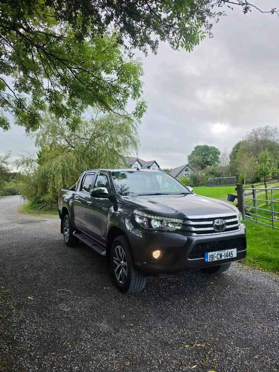 Toyota Hilux Invincible - Image 1
