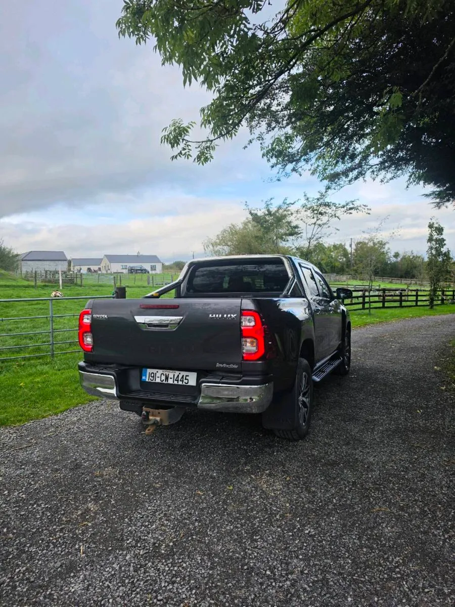 Toyota Hilux Invincible - Image 2