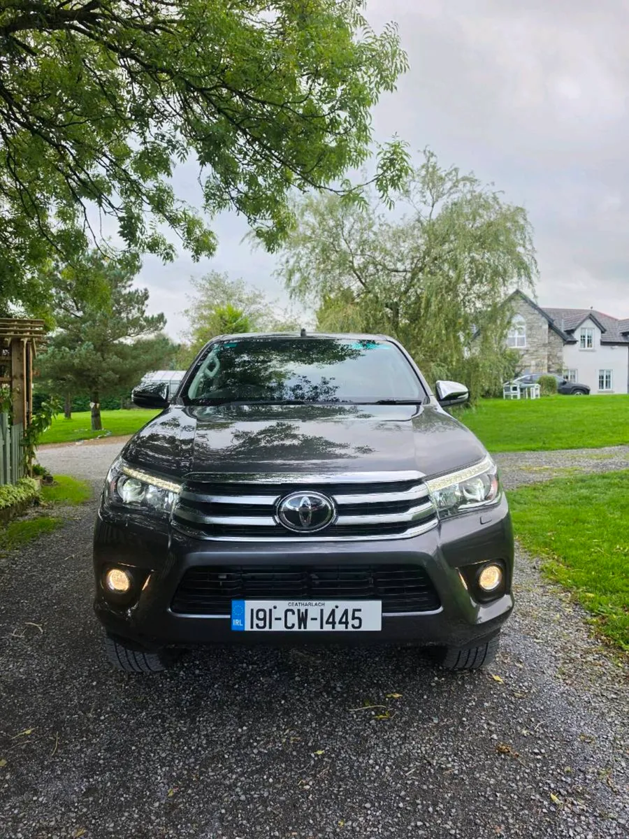 Toyota Hilux Invincible - Image 3
