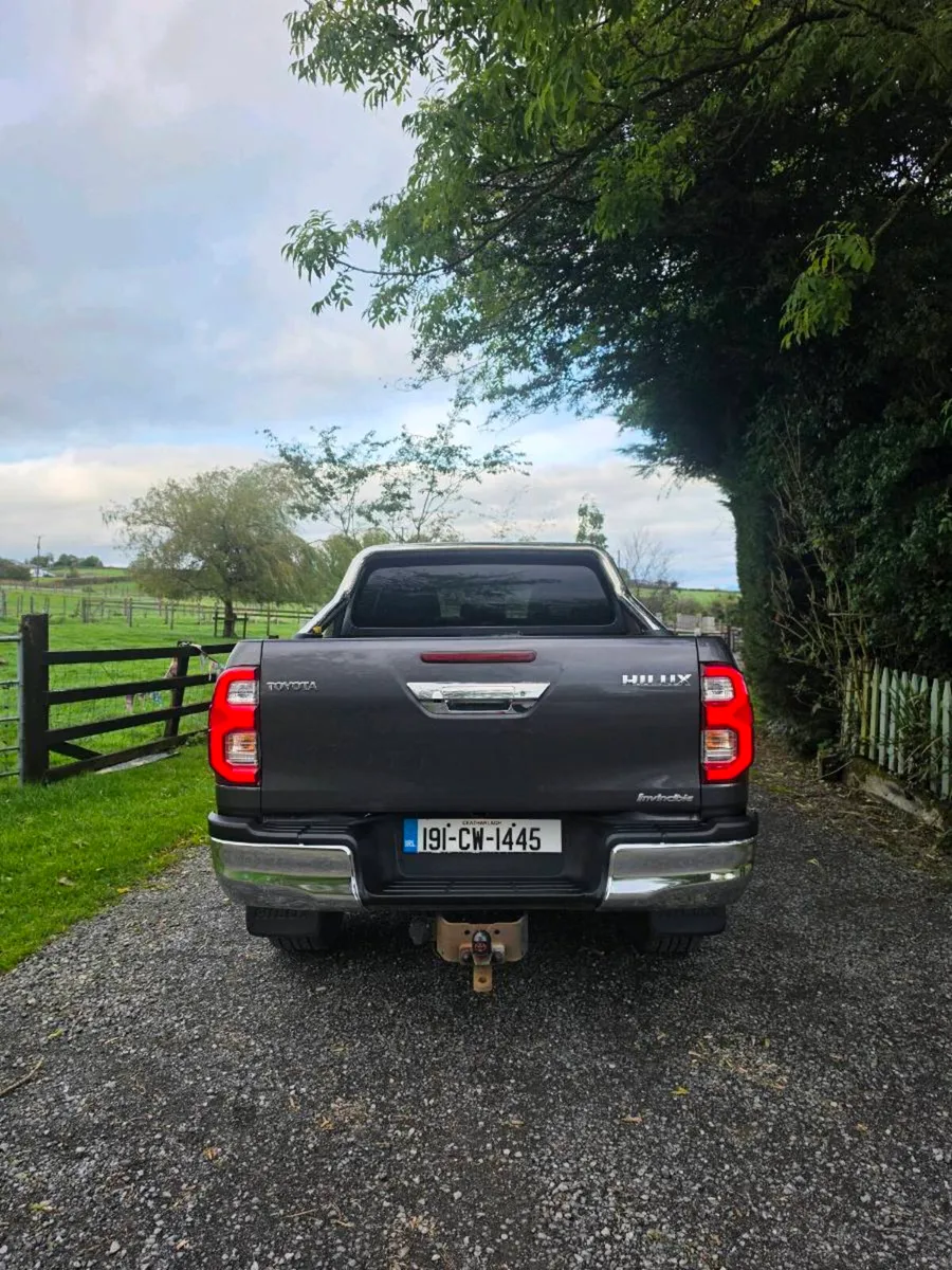 Toyota Hilux Invincible - Image 4
