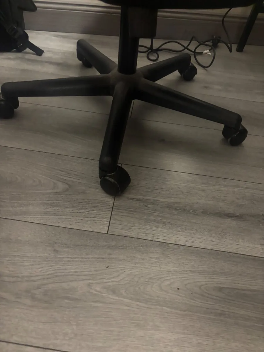 Chair - Image 4