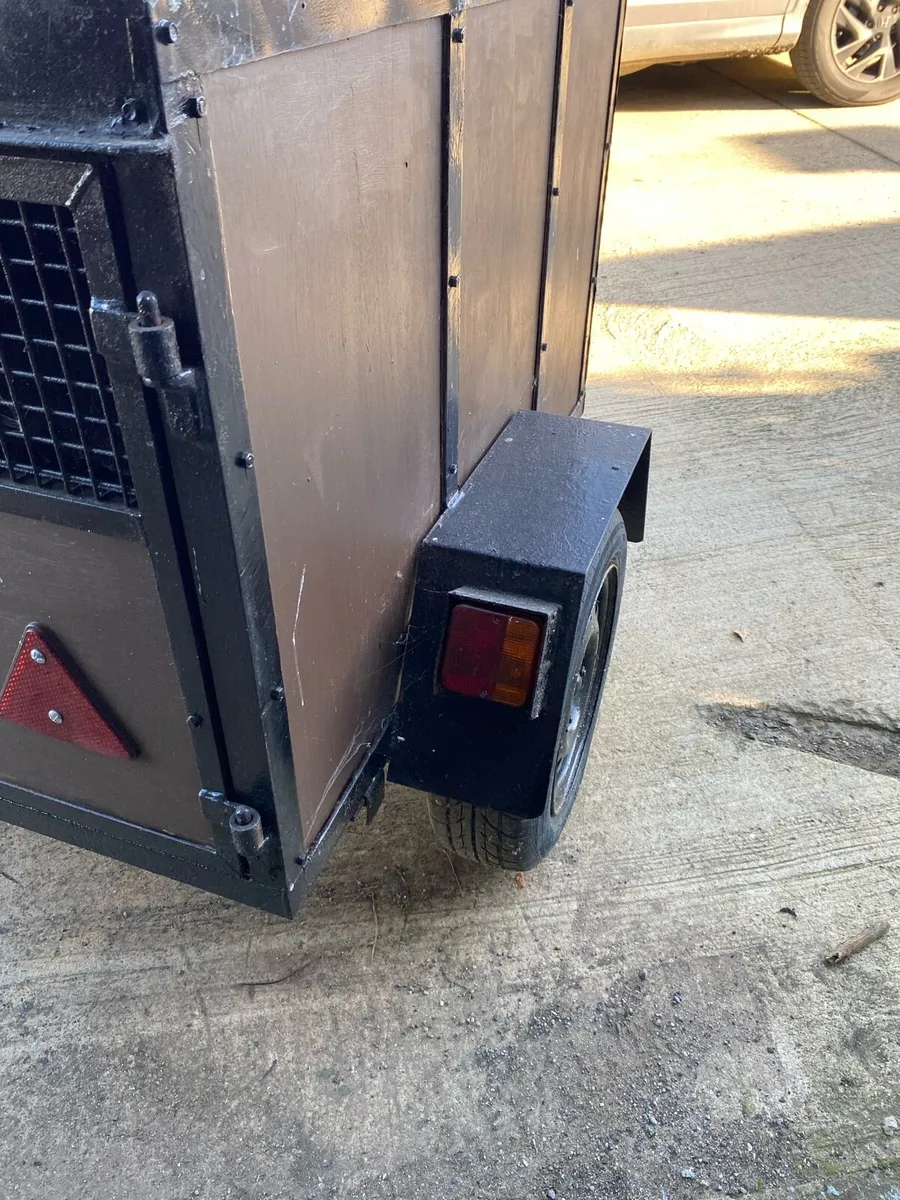 Trailers - Image 2