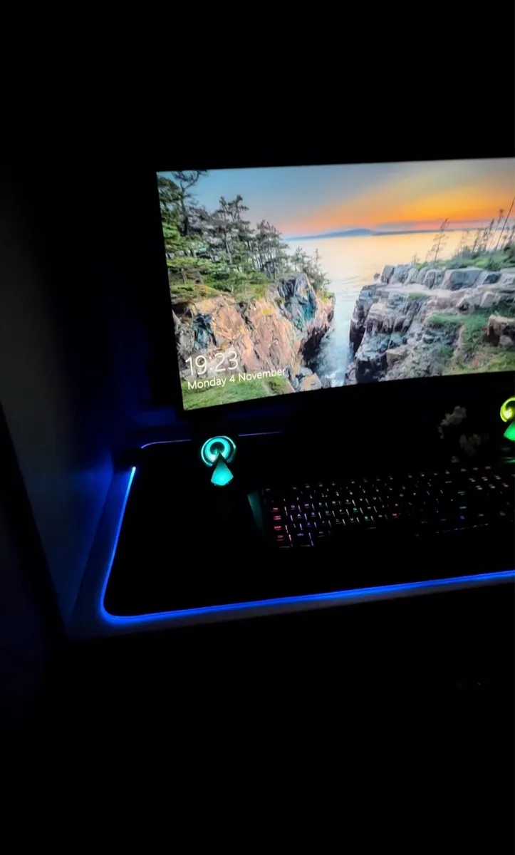 Full gaming set up! - Image 1