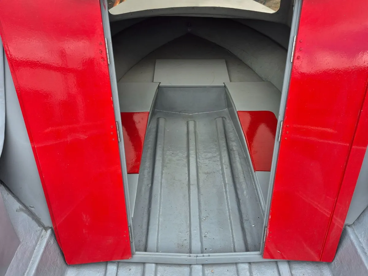 boat - Image 3