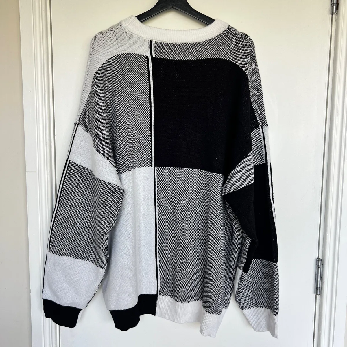 NEW Men’s 3XL Black White Colour Block Knit Jumper - Image 3