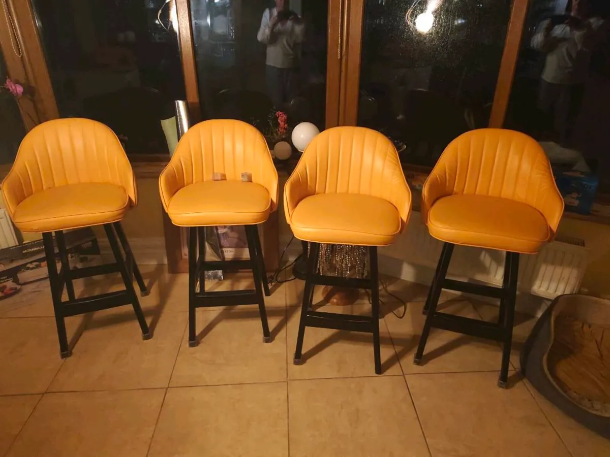 Kitchen stools - Image 1