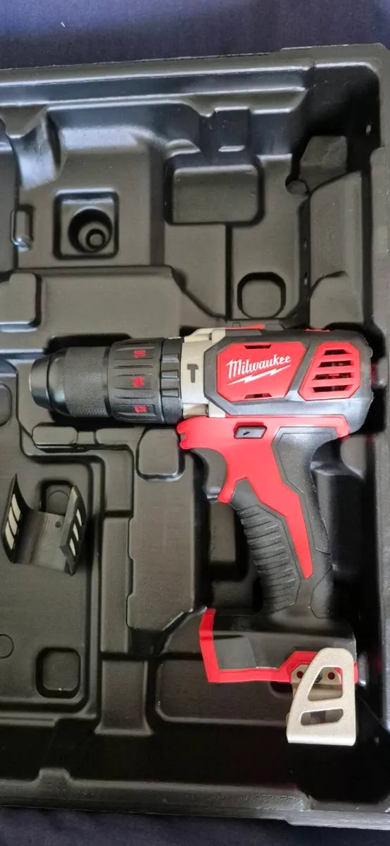 Milwaukee M18 18-Volt Lithium-Ion 1/2 in. Cordless - Image 2