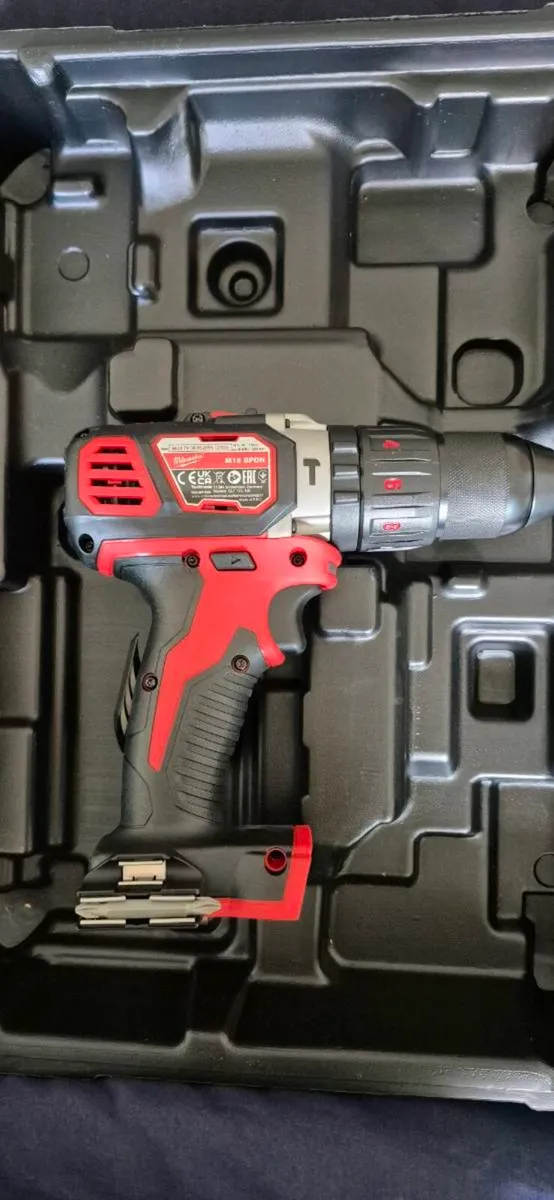 Milwaukee M18 18-Volt Lithium-Ion 1/2 in. Cordless - Image 4