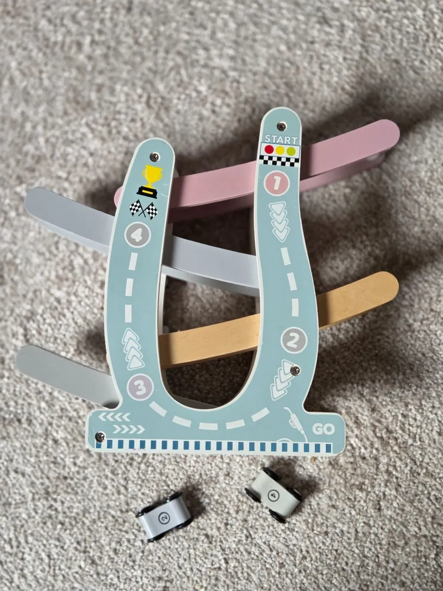 Car racing ramp with mini cars toy - Image 2
