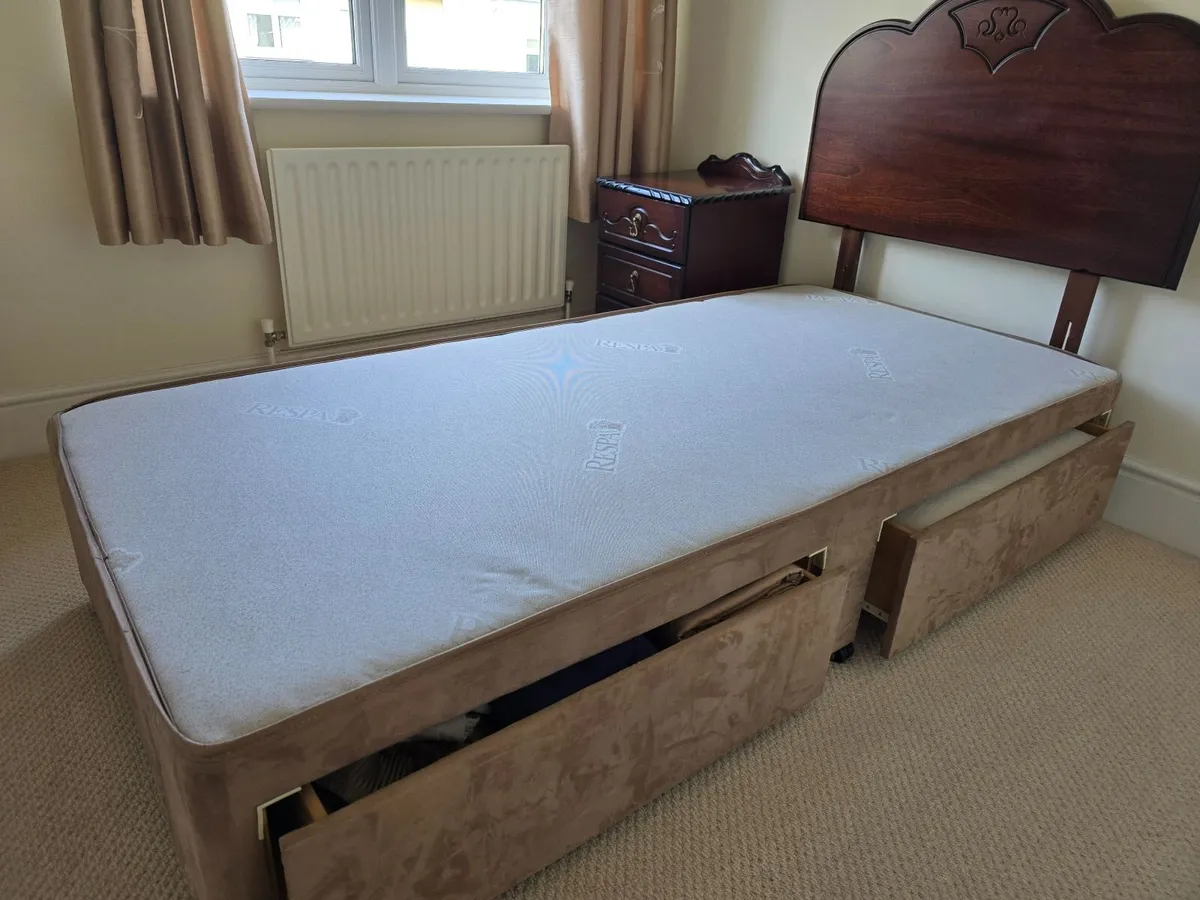 Bedroom Furniture Set - Image 2