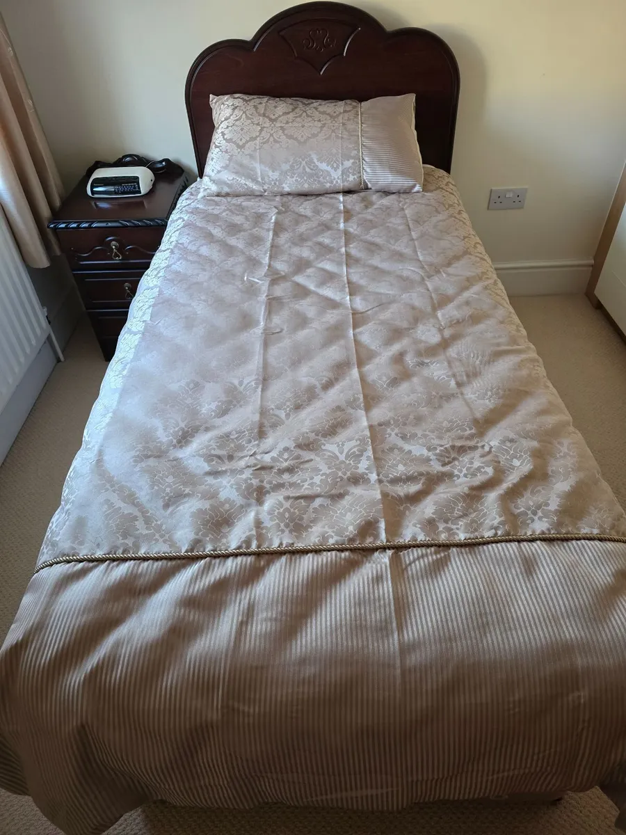 Bedroom Furniture Set - Image 1