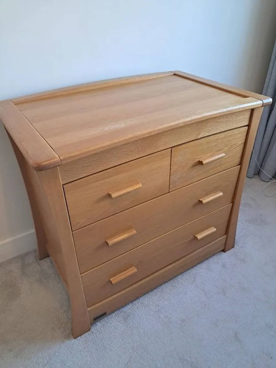 Oak changing unit with drawers - Image 2
