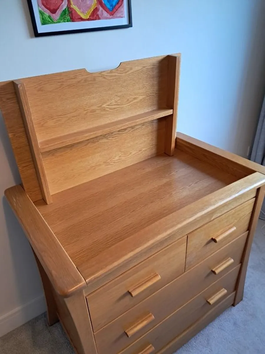 Oak changing unit with drawers - Image 3