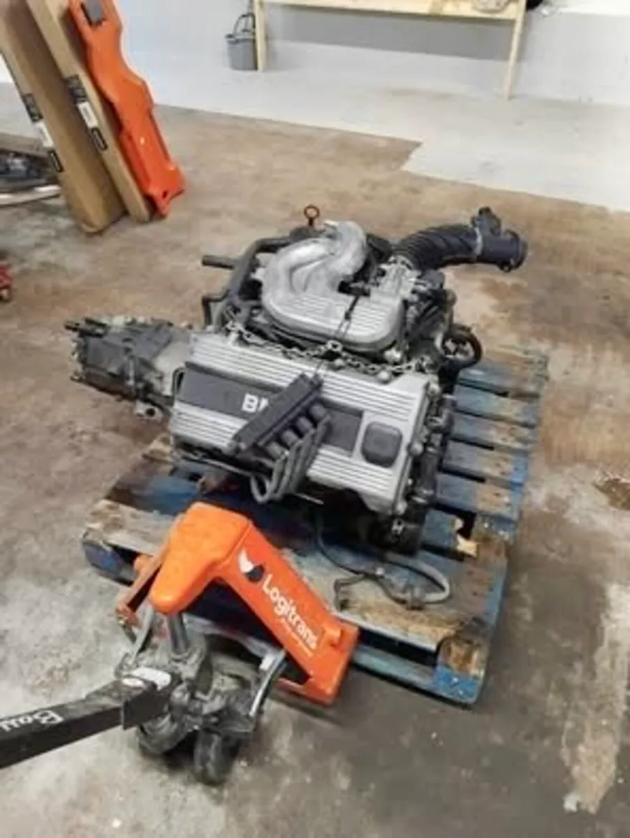 BMW M44 1.9 Engine / box / etc