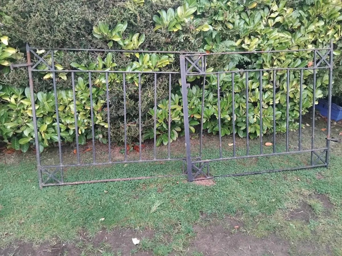Gates - Image 2