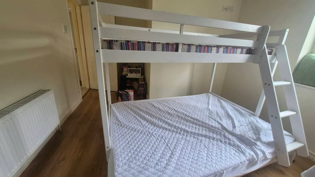 Bunk bed - Image 1