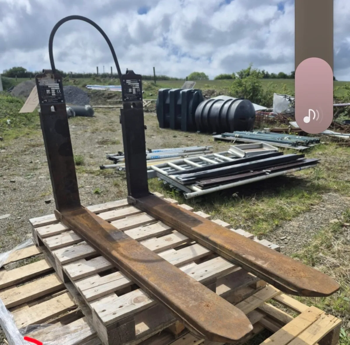 Telescopic extending fallet tines - Image 1