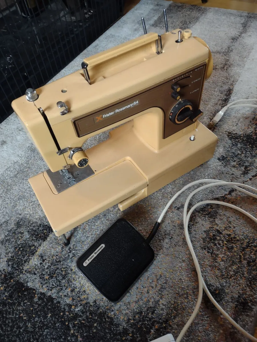 Sewing machine - Image 3