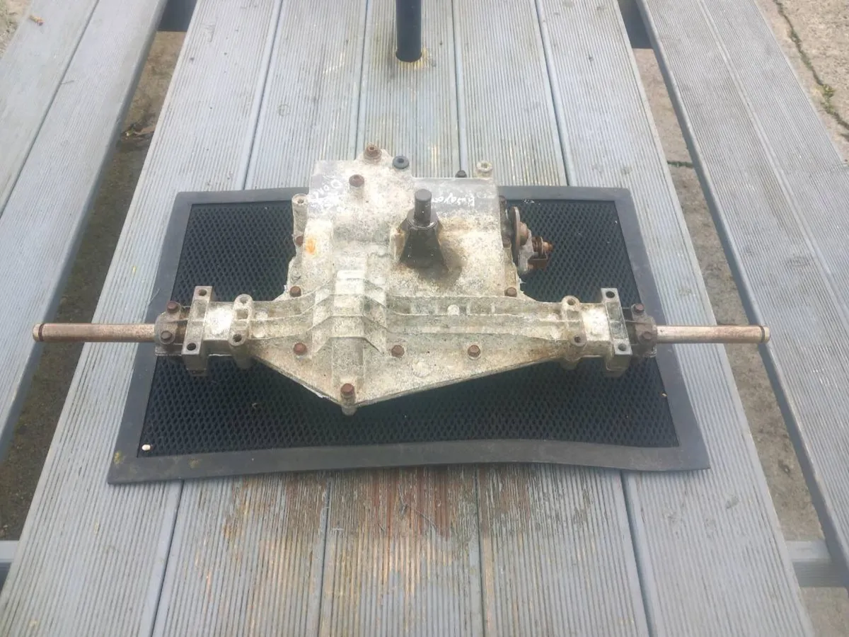 Husqvarna /craftsman manual gearbox for sale - Image 3