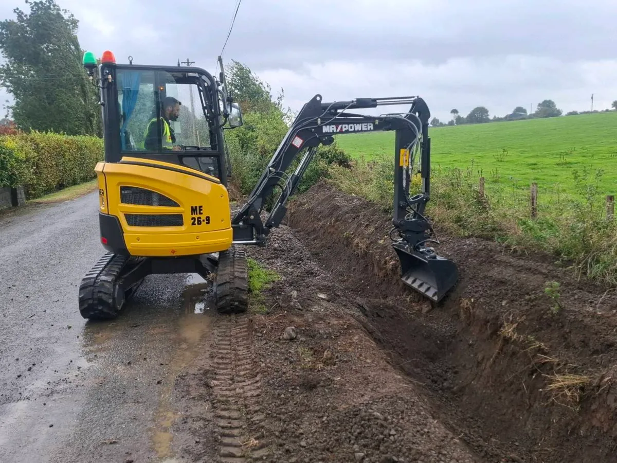 New 3 tonne demo model - Image 1