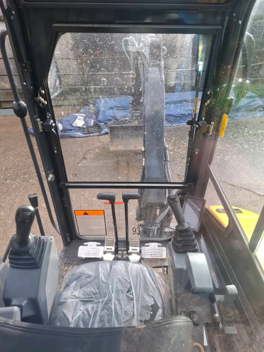 New 3 tonne demo model - Image 3