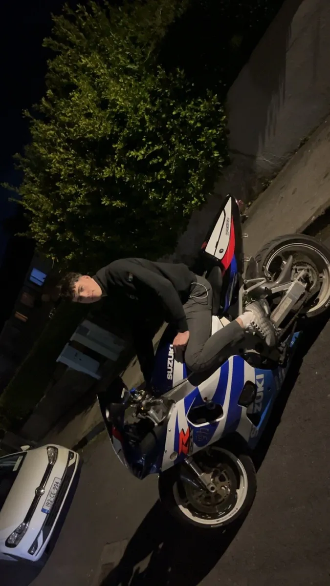 Suzuki gsxr 750 - Image 4